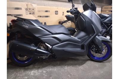 YAMAHA XMAX 300