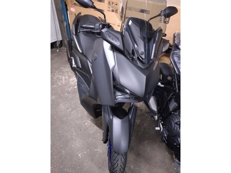 YAMAHA XMAX 300
