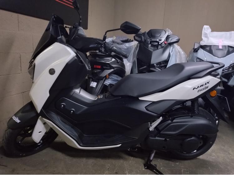 YAMAHA NMAX 125